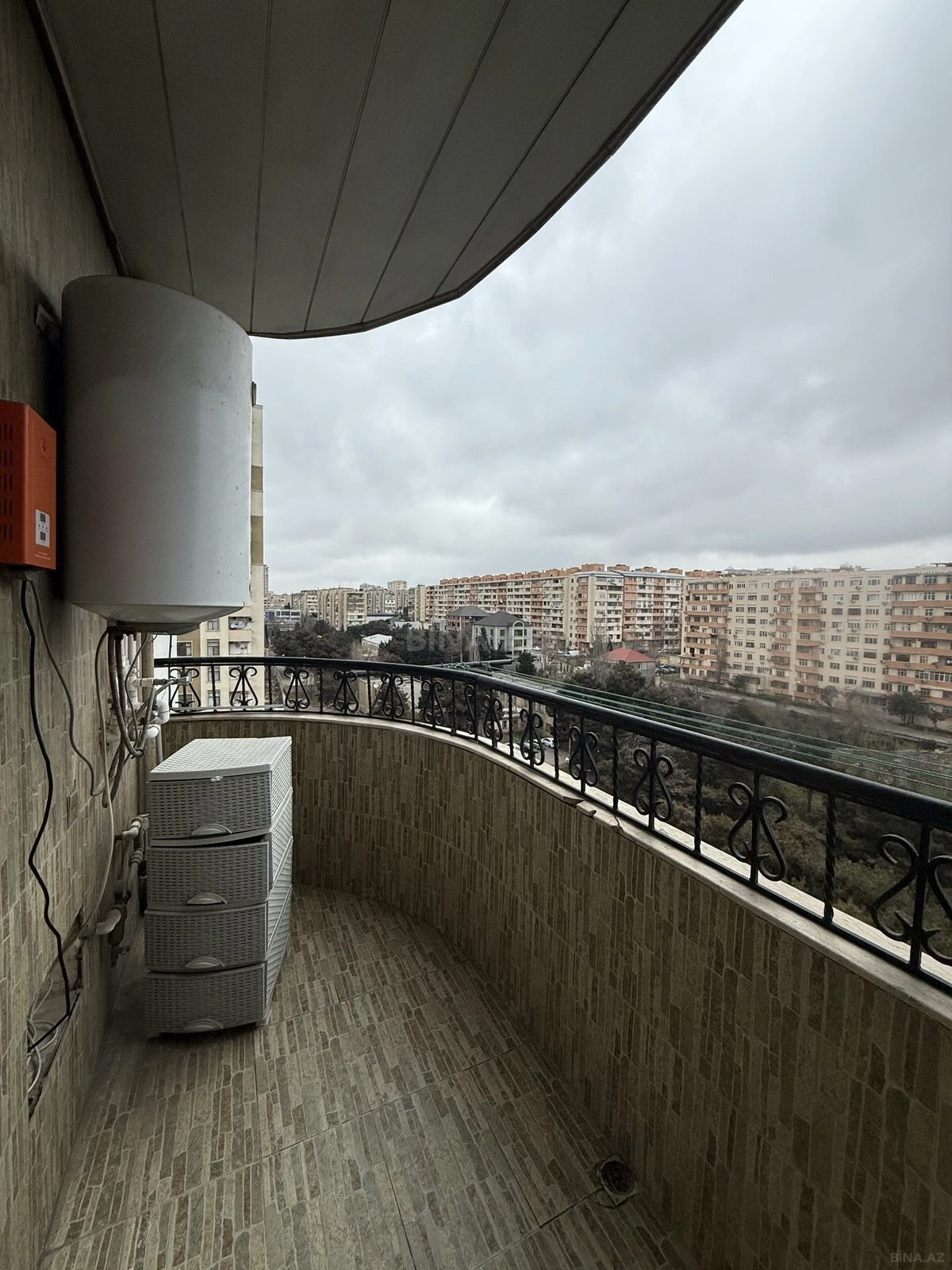 Satılır 3 otaqlı mənzil 115 m²