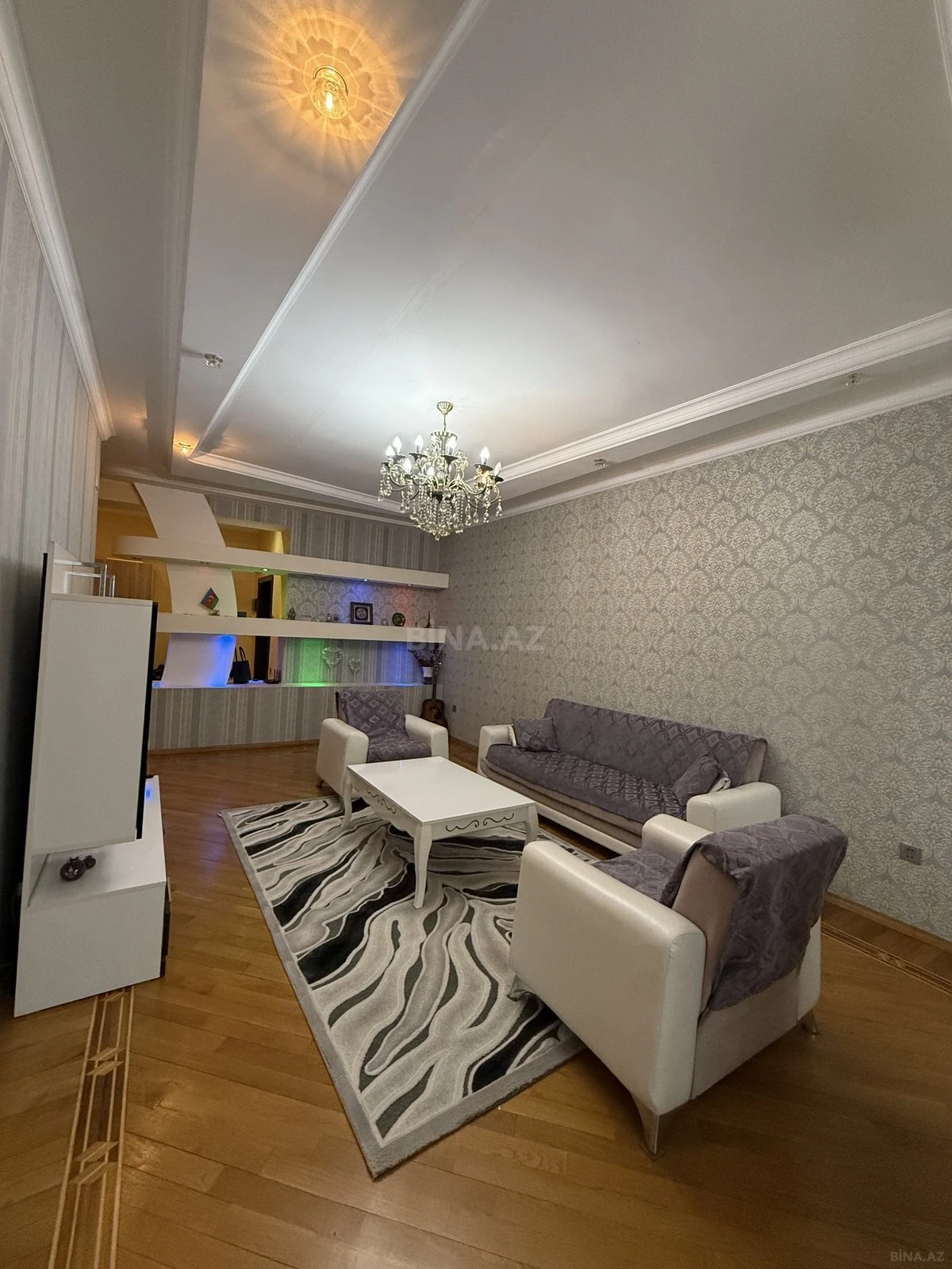 Satılır 3 otaqlı mənzil 115 m²