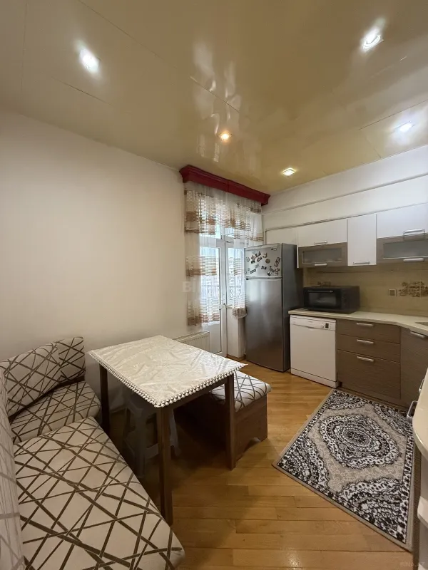 Satılır 3 otaqlı mənzil 115 m²