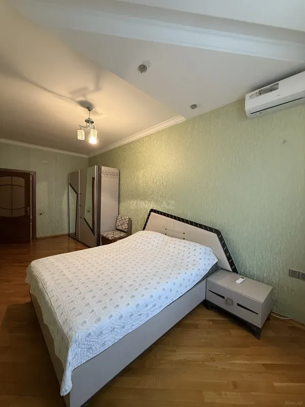 Satılır 3 otaqlı mənzil 115 m²