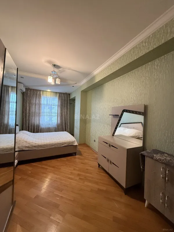 Satılır 3 otaqlı mənzil 115 m²