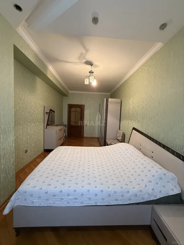 Satılır 3 otaqlı mənzil 115 m²