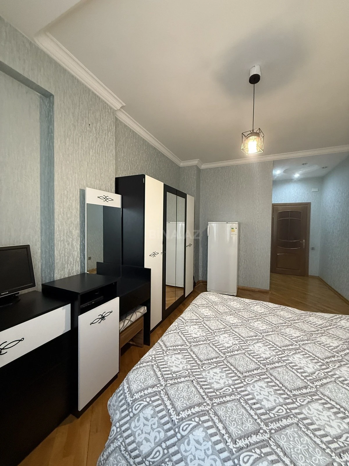 Satılır 3 otaqlı mənzil 115 m²