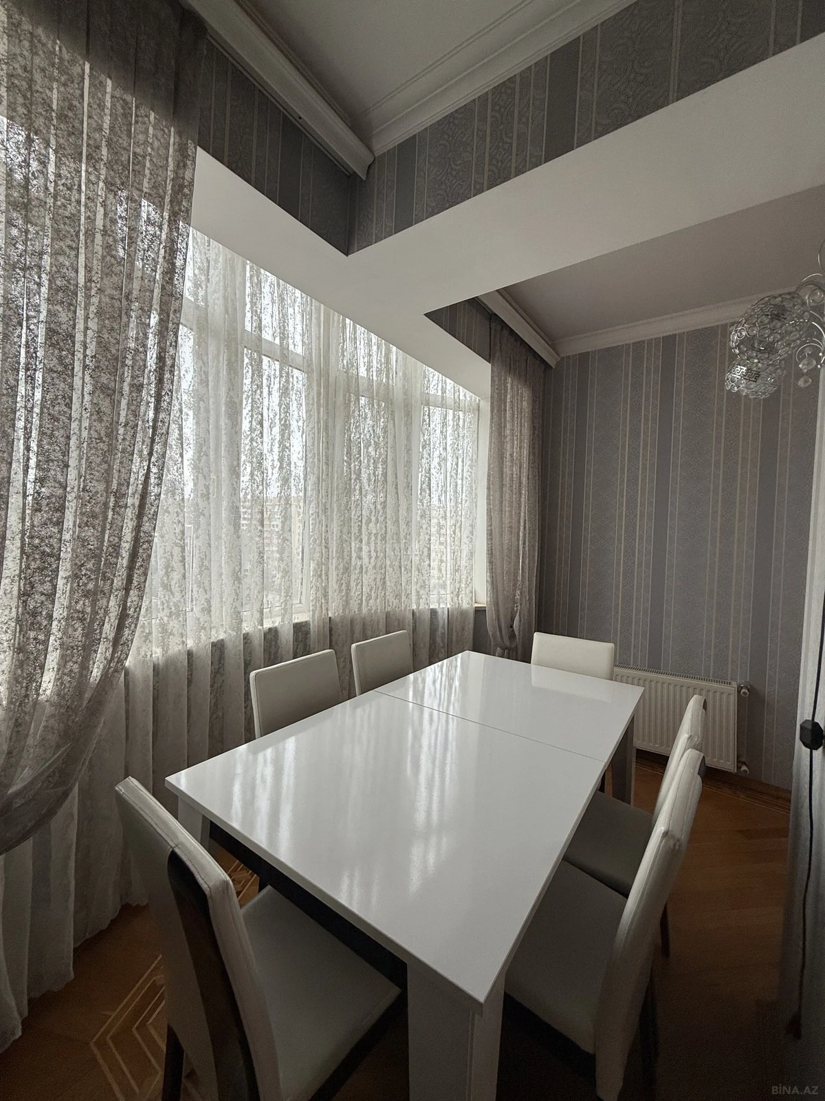 Satılır 3 otaqlı mənzil 115 m²