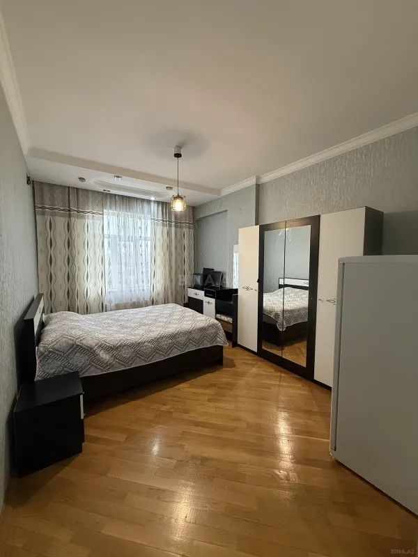 Satılır 3 otaqlı mənzil 115 m²