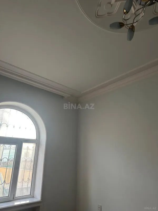 Satılır 9 otaqlı həyət evi 400 m²