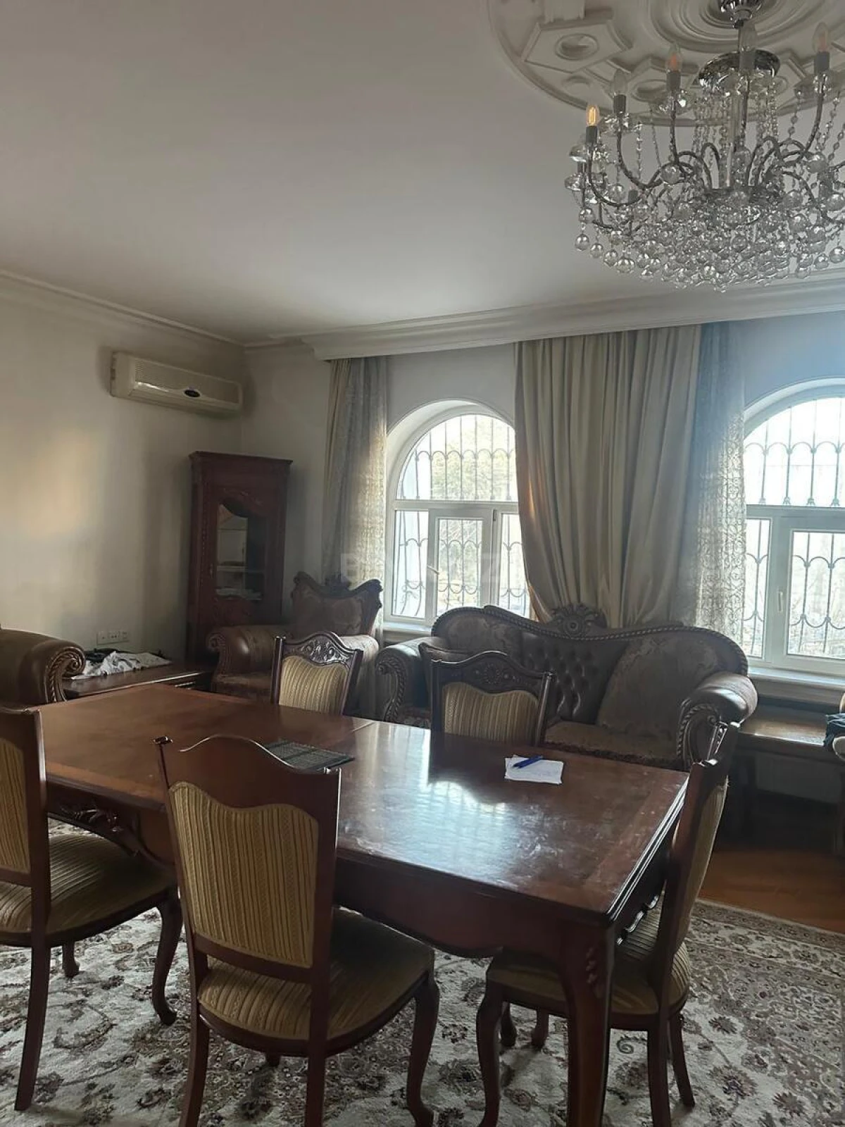 Satılır 9 otaqlı həyət evi 400 m²