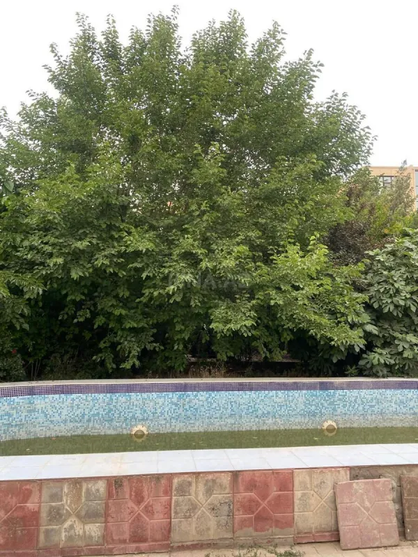 Satılır 9 otaqlı həyət evi 400 m²