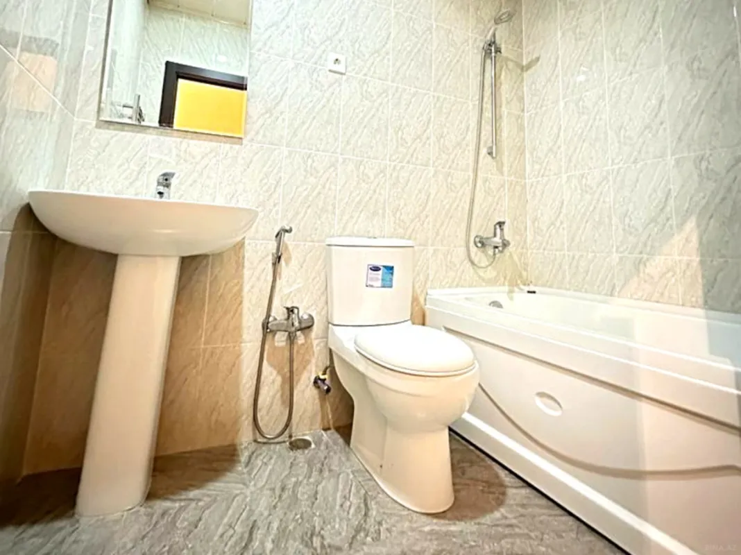 Satılır 2 otaqlı mənzil 65 m²