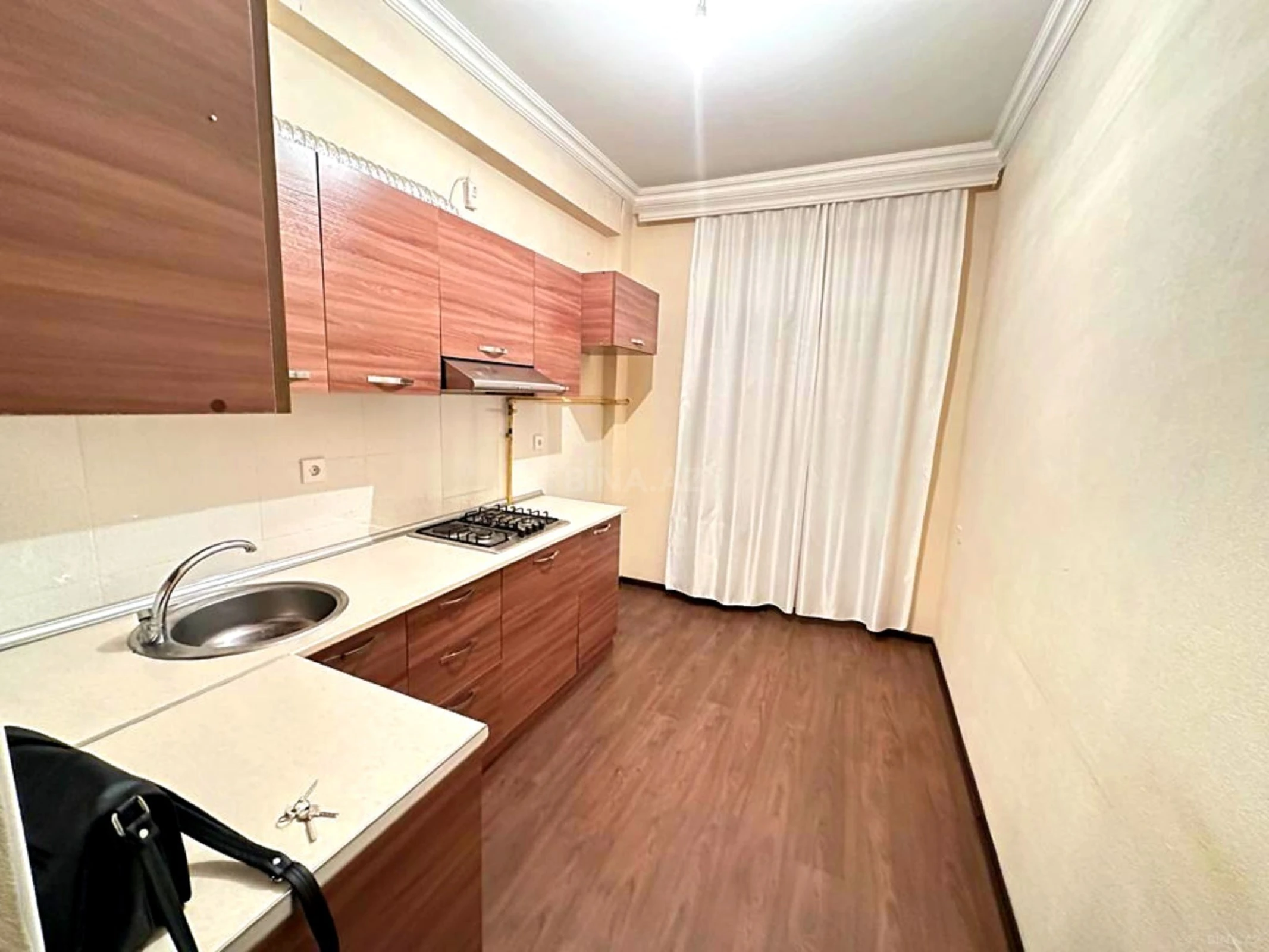 Satılır 2 otaqlı mənzil 65 m²