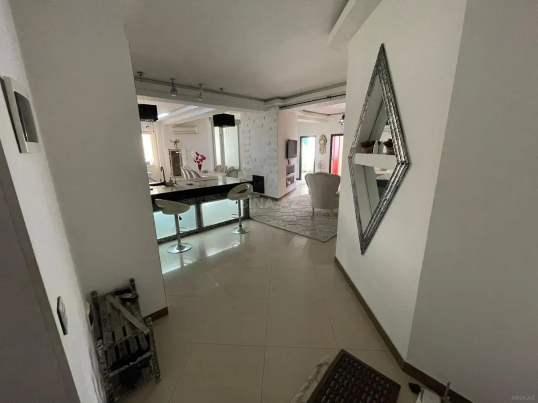 Kirayə verilir 3 otaqlı mənzil 140 m²
