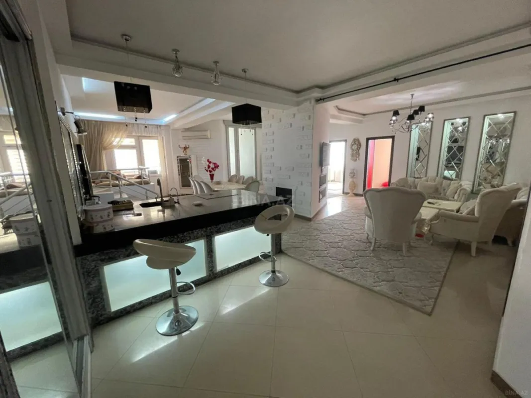 Kirayə verilir 3 otaqlı mənzil 140 m²