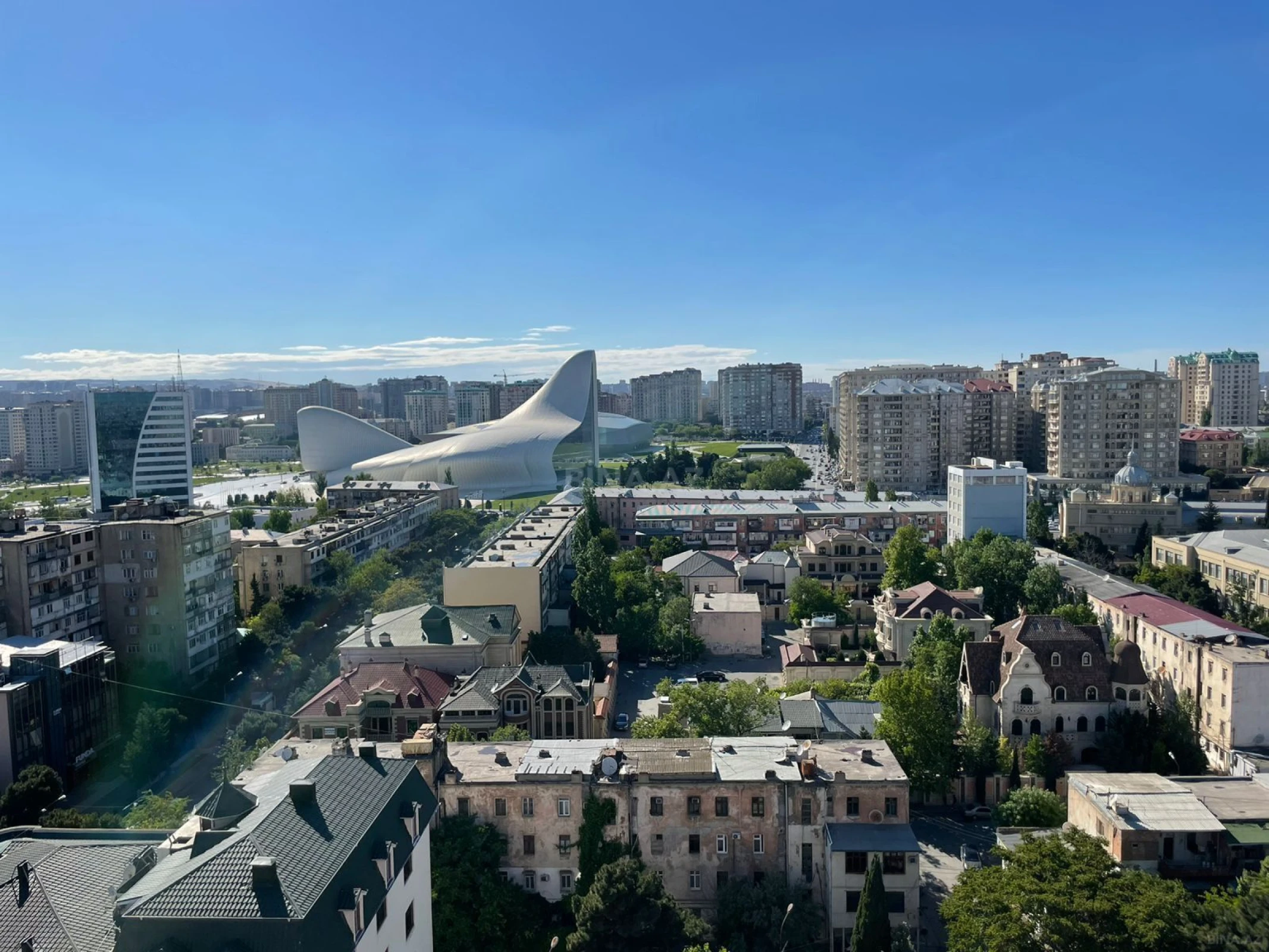 Kirayə verilir 3 otaqlı mənzil 140 m²