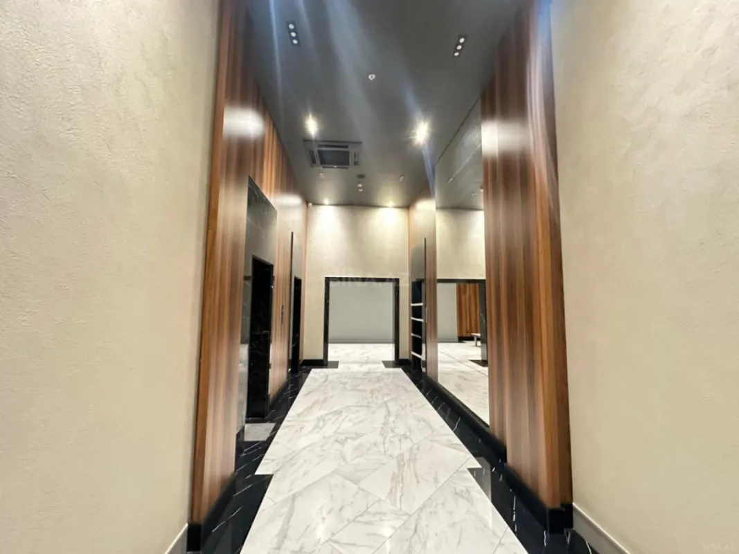 Satılır 3 otaqlı mənzil 163 m²