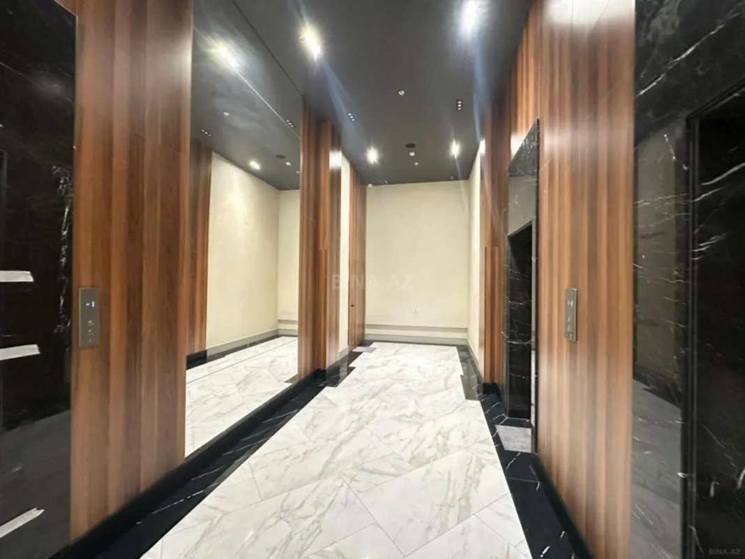 Satılır 3 otaqlı mənzil 163 m²