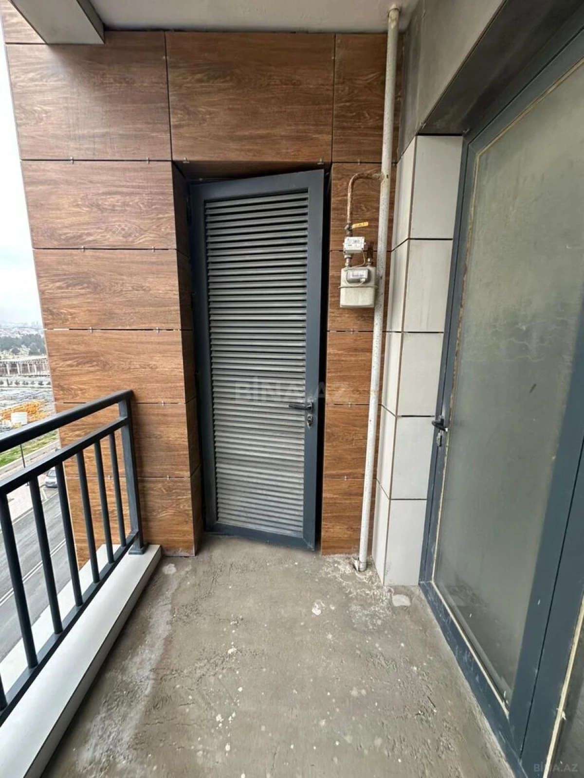 Satılır 3 otaqlı mənzil 163 m²