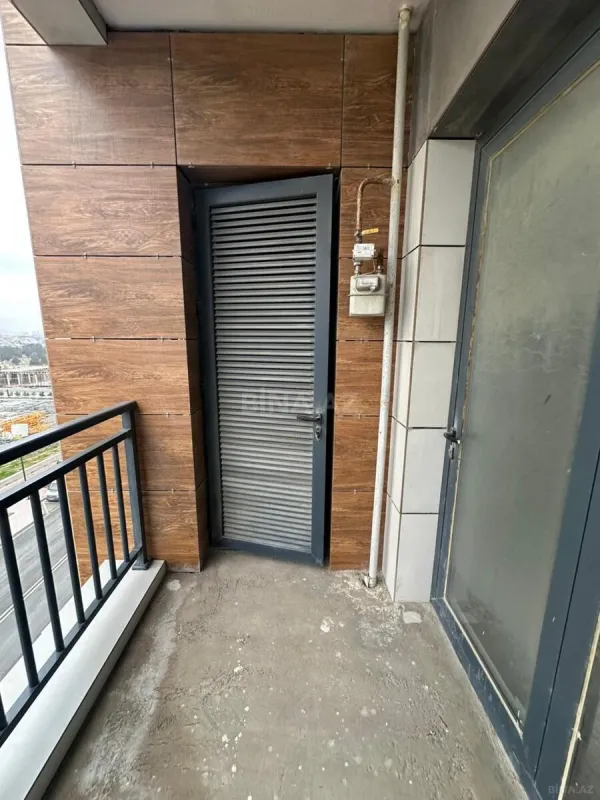 Satılır 3 otaqlı mənzil 163 m²