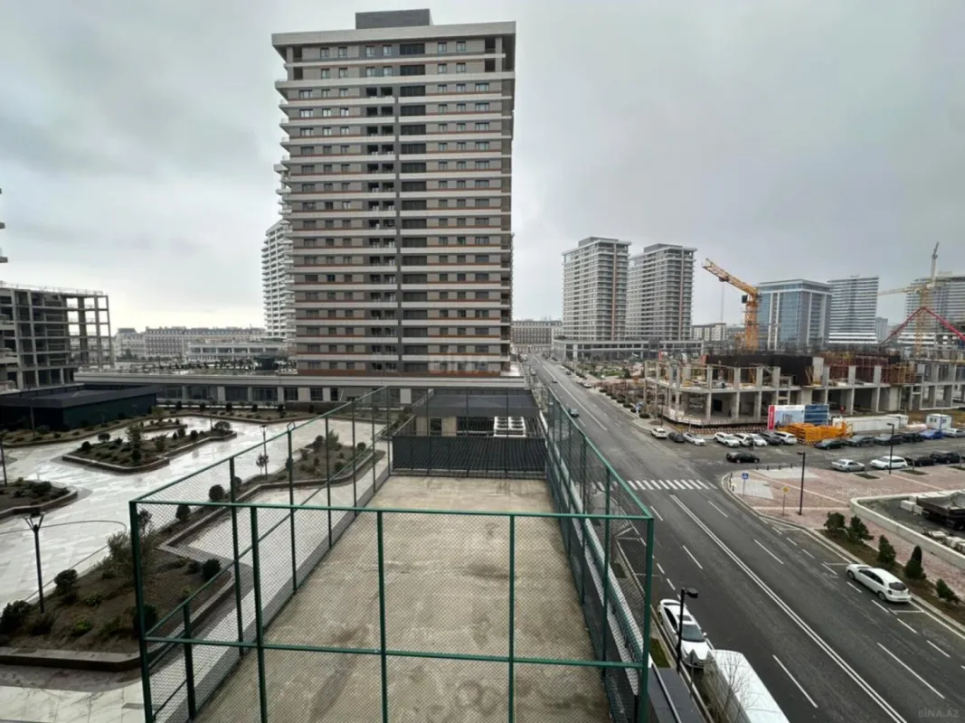 Satılır 3 otaqlı mənzil 163 m²