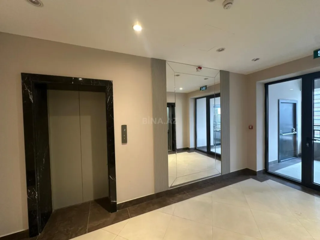 Satılır 3 otaqlı mənzil 163 m²