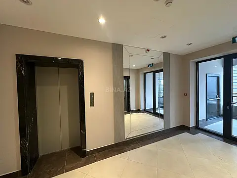 Satılır 3 otaqlı mənzil 163 m²