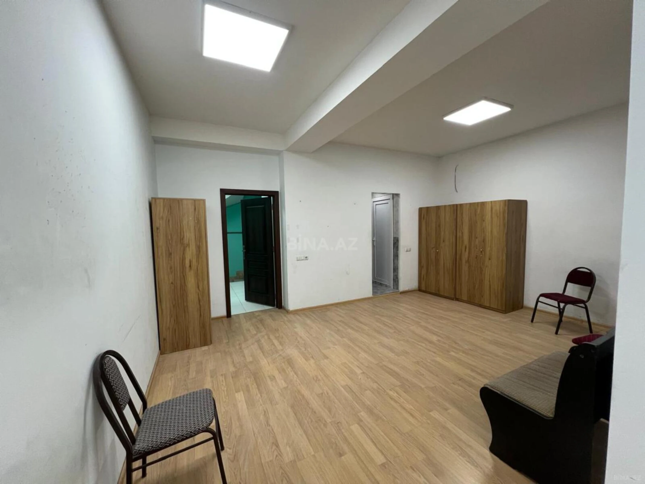 Kirayə verilir 10 otaqlı ofis 400 m²