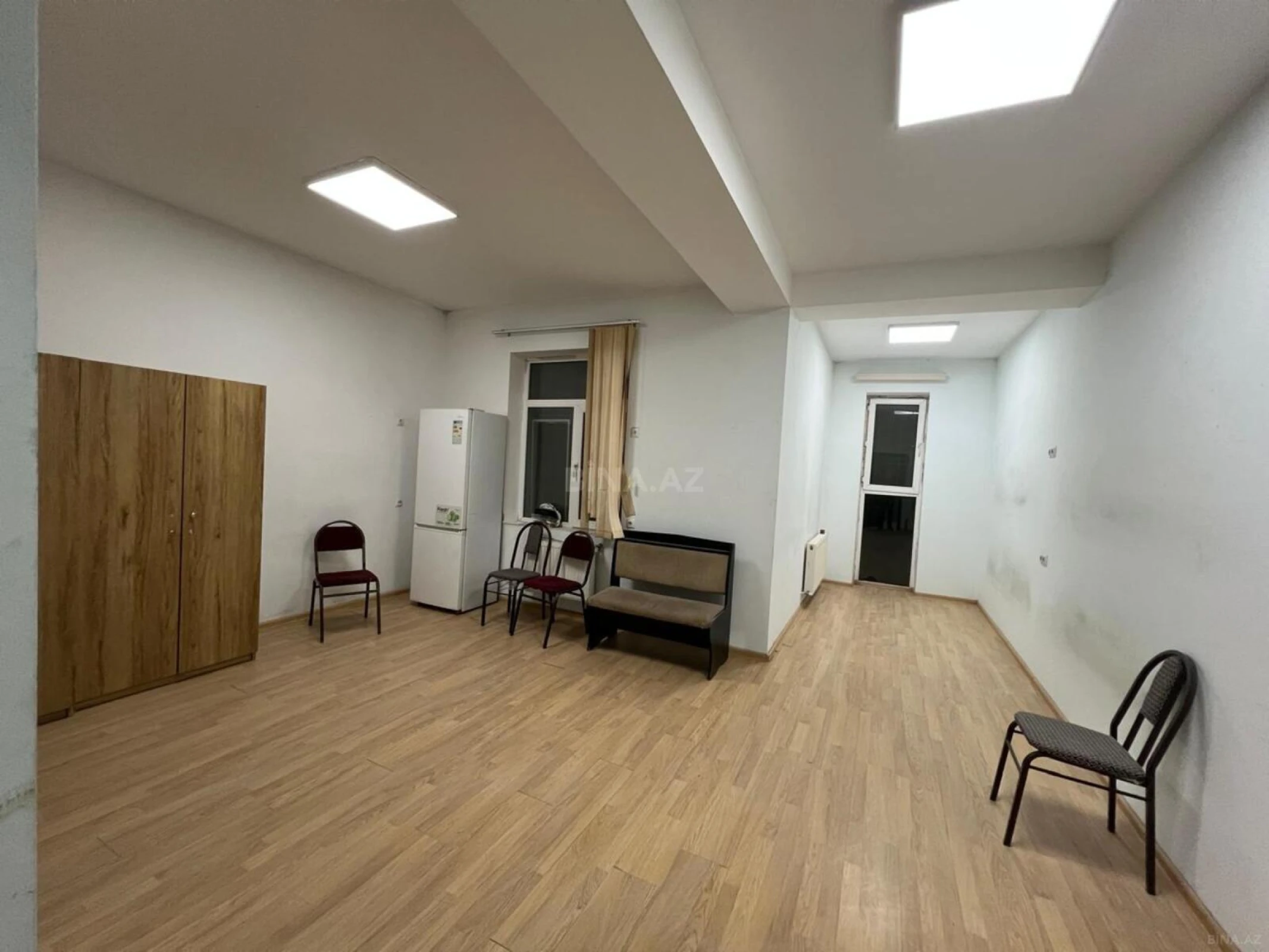 Kirayə verilir 10 otaqlı ofis 400 m²