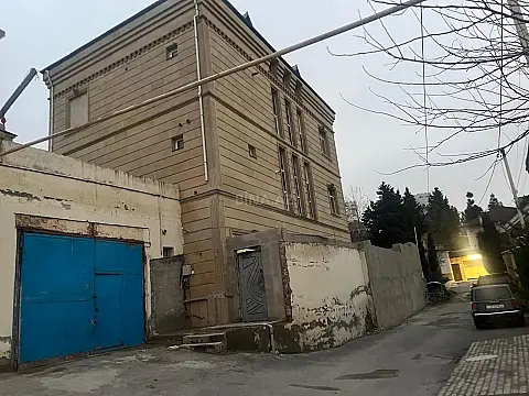 Kirayə verilir 10 otaqlı ofis 400 m²