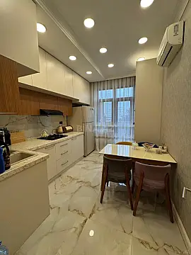 Satılır 3 otaqlı mənzil 110 m²