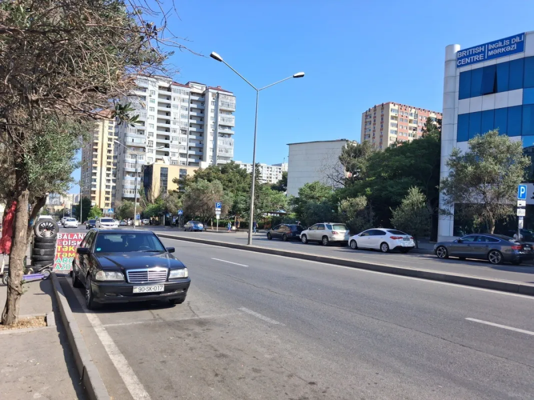 Satılır 2 otaqlı mənzil 96 m²