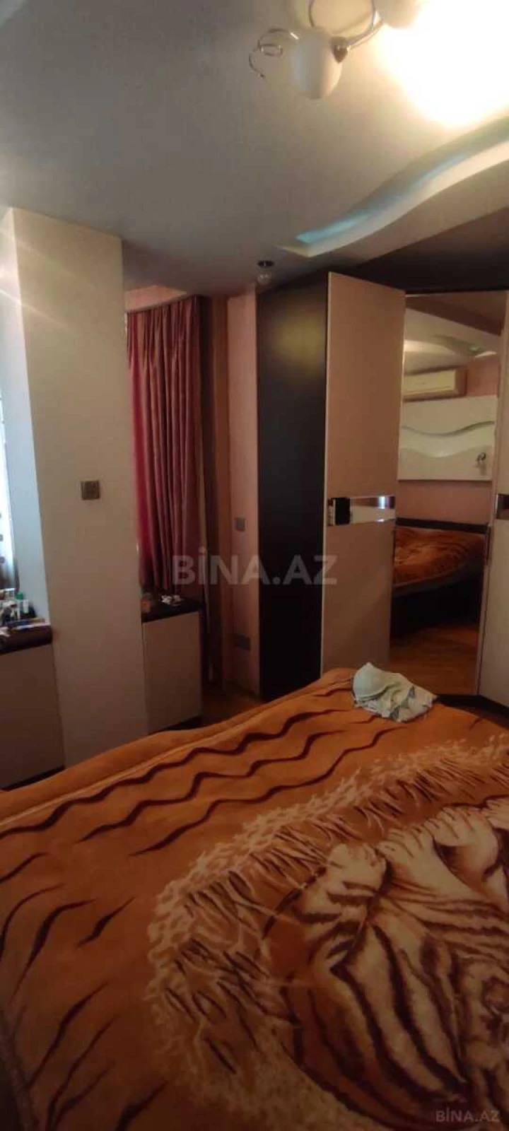 Satılır 2 otaqlı mənzil 96 m²