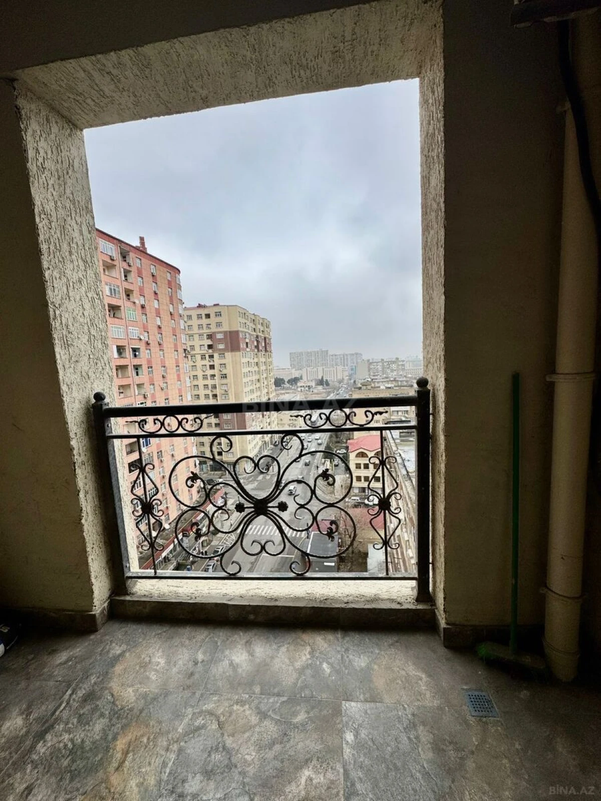 Satılır 3 otaqlı mənzil 128 m²