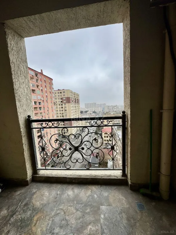 Satılır 3 otaqlı mənzil 128 m²