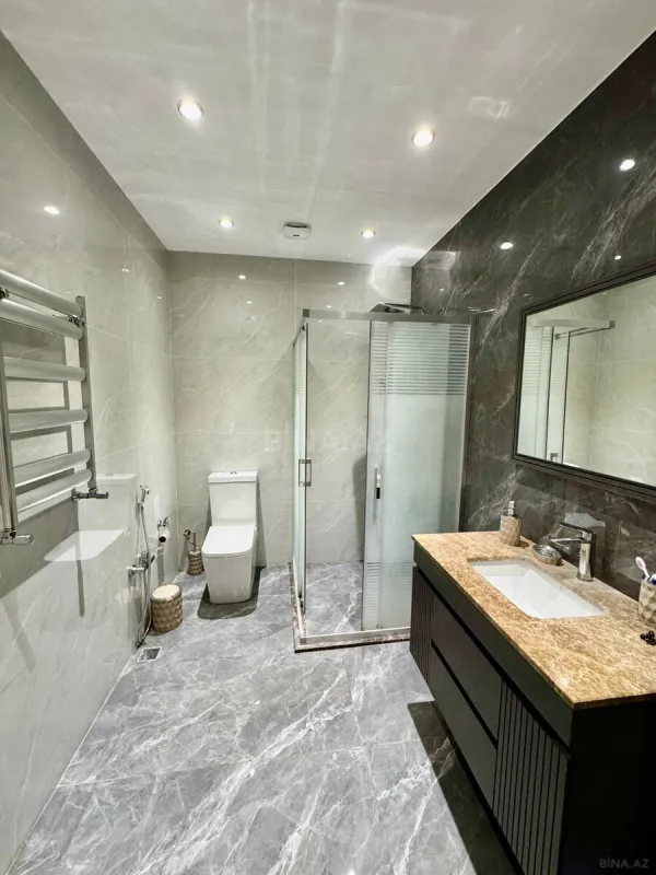 Satılır 3 otaqlı mənzil 128 m²