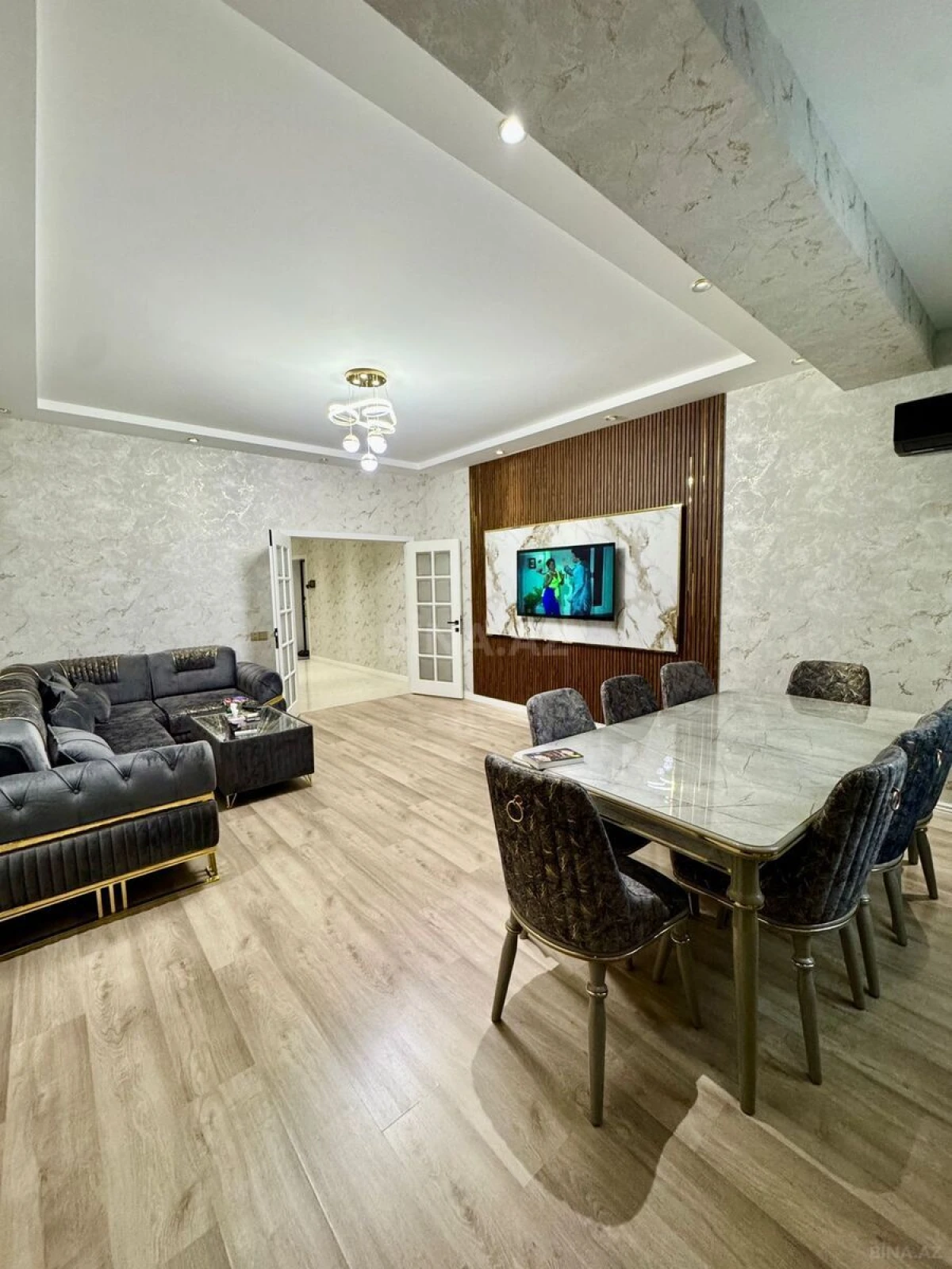Satılır 3 otaqlı mənzil 128 m²
