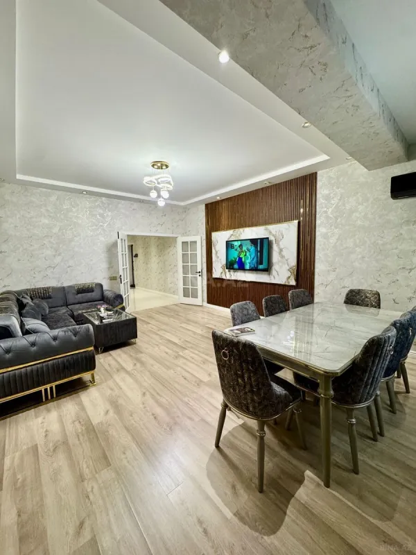 Satılır 3 otaqlı mənzil 128 m²