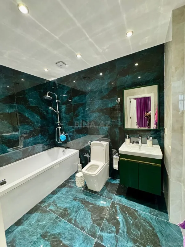 Satılır 3 otaqlı mənzil 128 m²