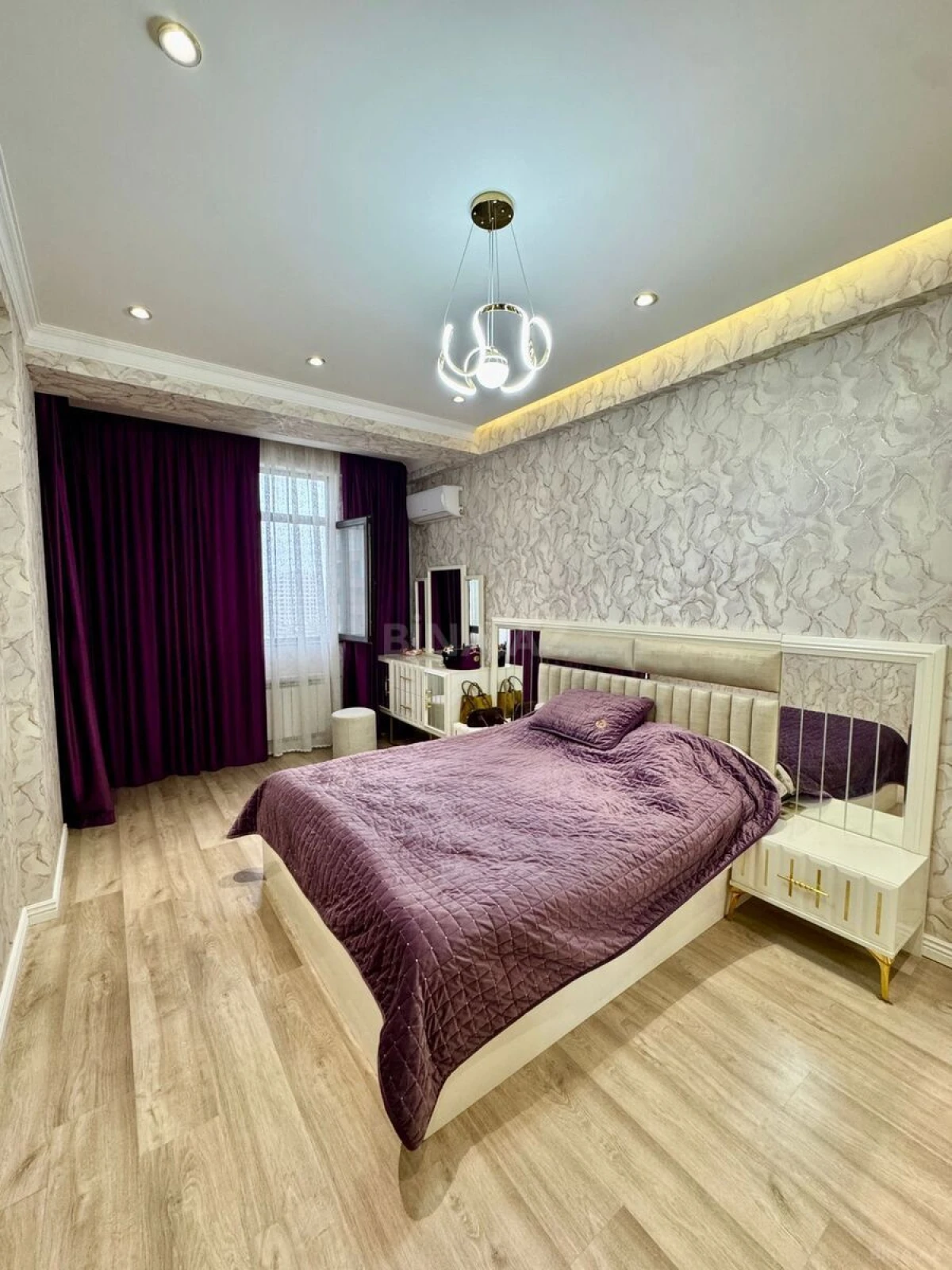Satılır 3 otaqlı mənzil 128 m²