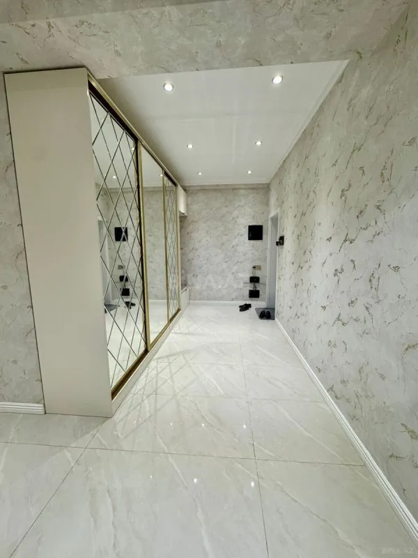 Satılır 3 otaqlı mənzil 128 m²