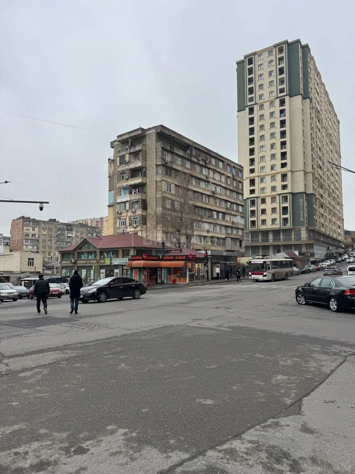 Satılır 3 otaqlı mənzil 128 m²