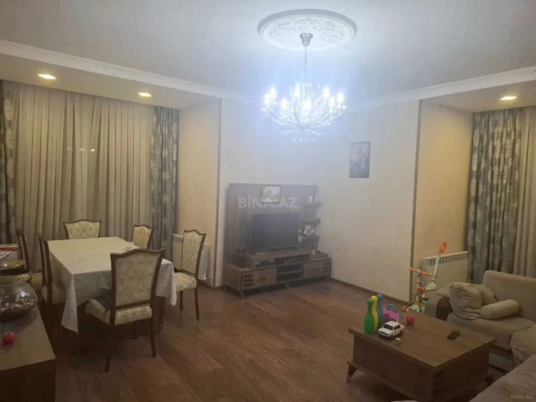Satılır 4 otaqlı mənzil 147 m²