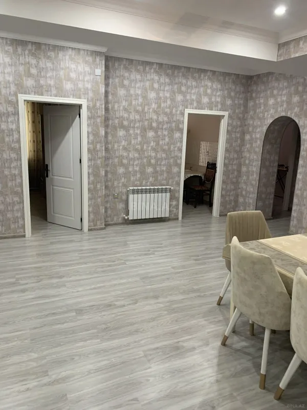 Satılır 5 otaqlı mənzil 132 m²