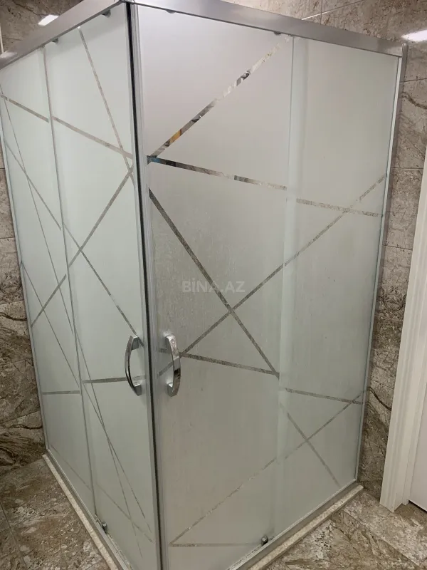 Satılır 5 otaqlı mənzil 132 m²