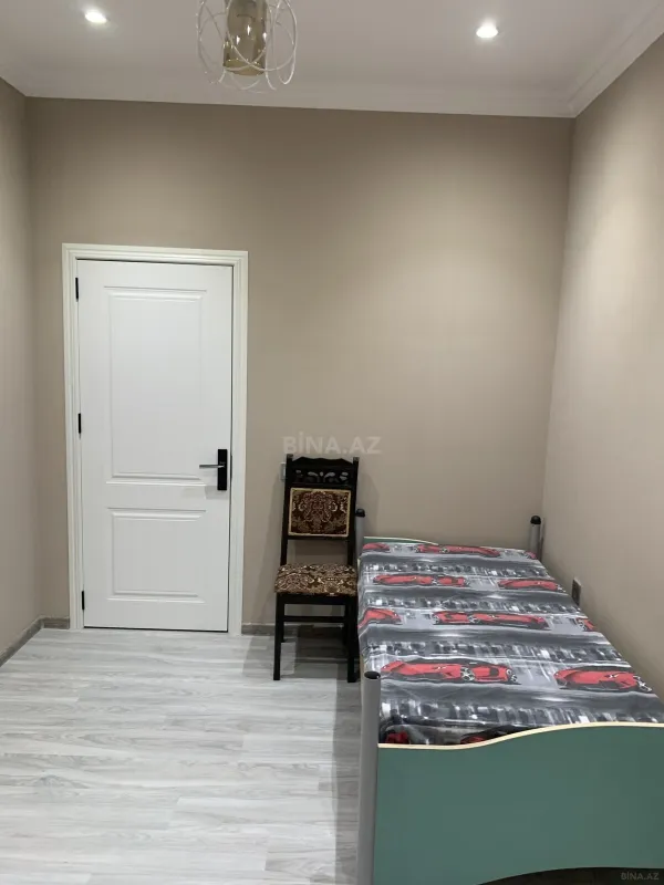 Satılır 5 otaqlı mənzil 132 m²