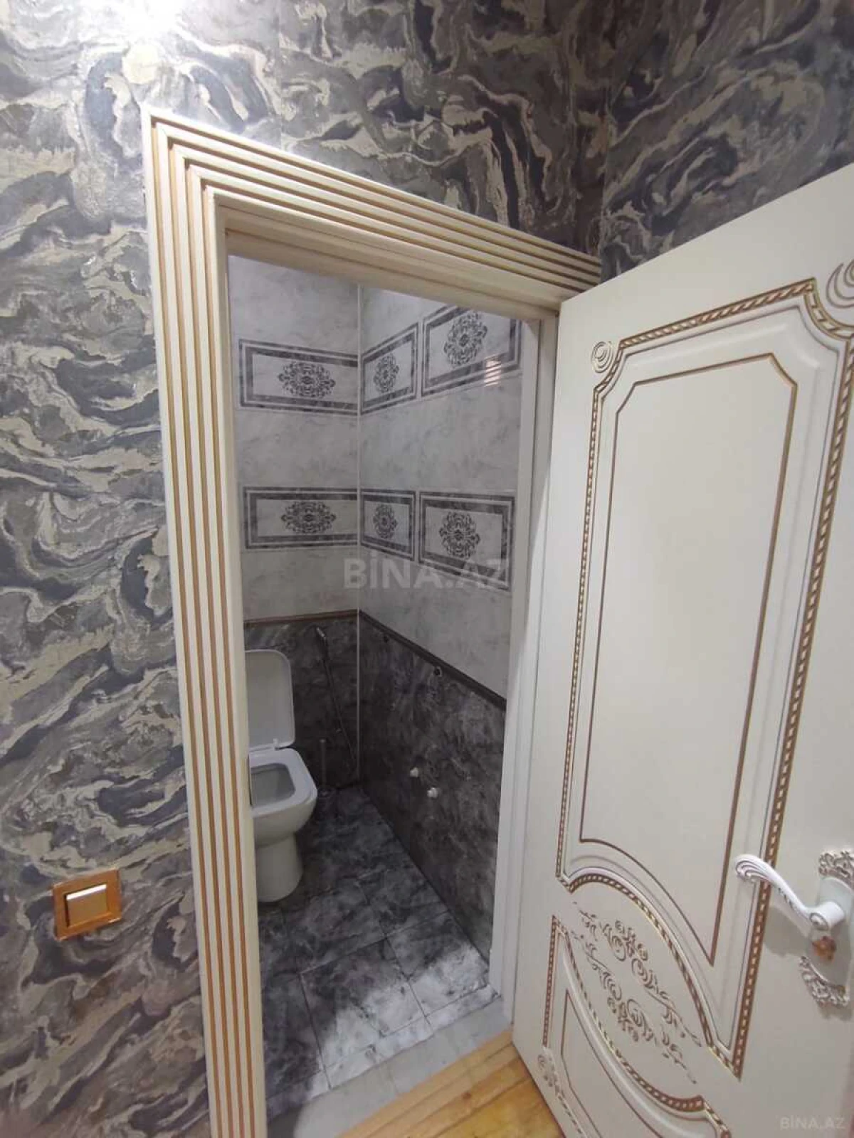 Satılır 6 otaqlı həyət evi 270 m²