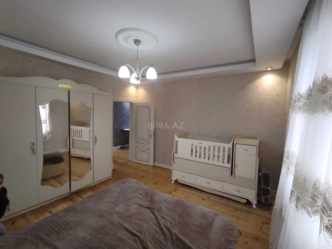 Satılır 6 otaqlı həyət evi 270 m²