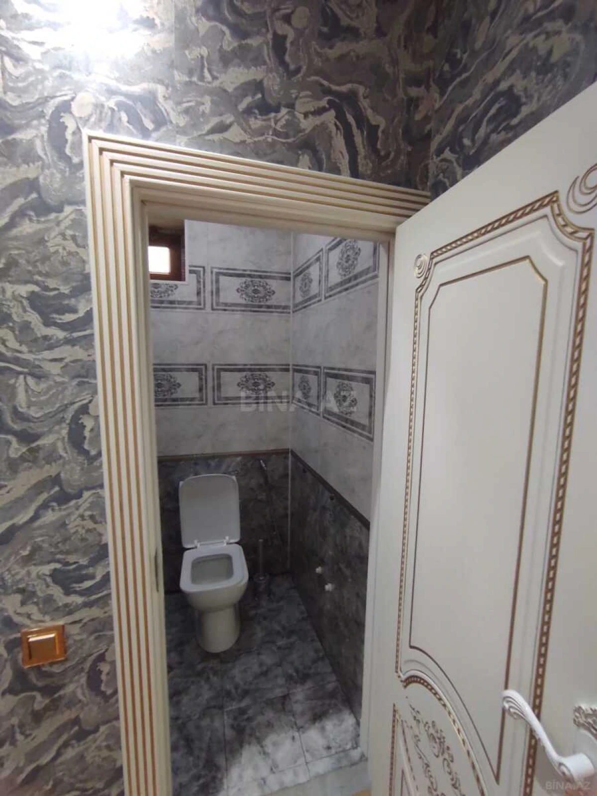 Satılır 6 otaqlı həyət evi 270 m²