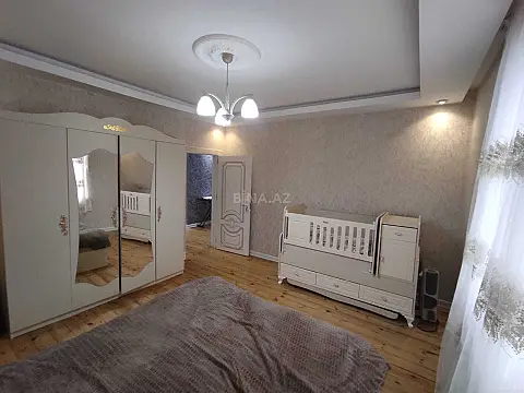 Satılır 6 otaqlı həyət evi 270 m²