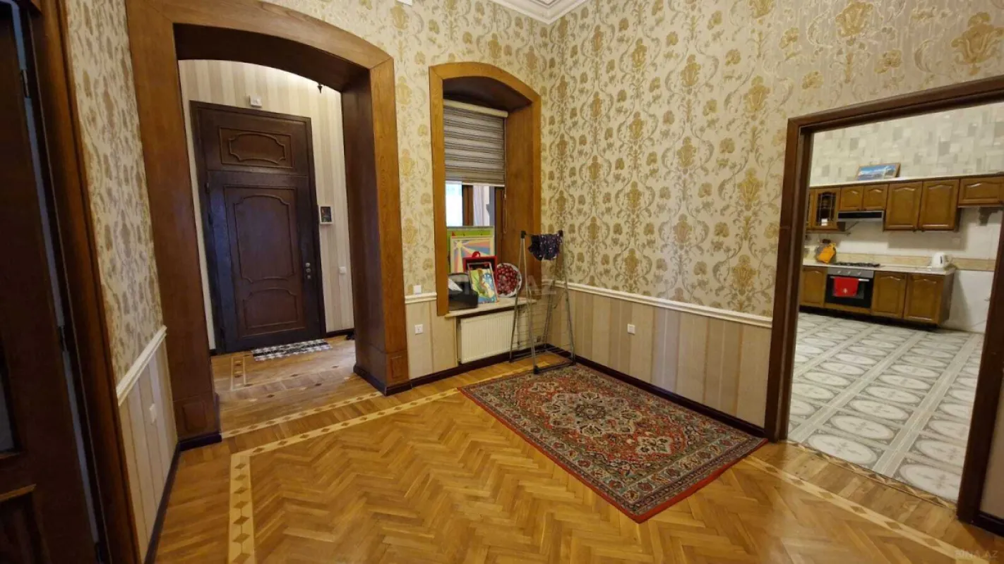 Kirayə verilir 5 otaqlı ofis 210 m²