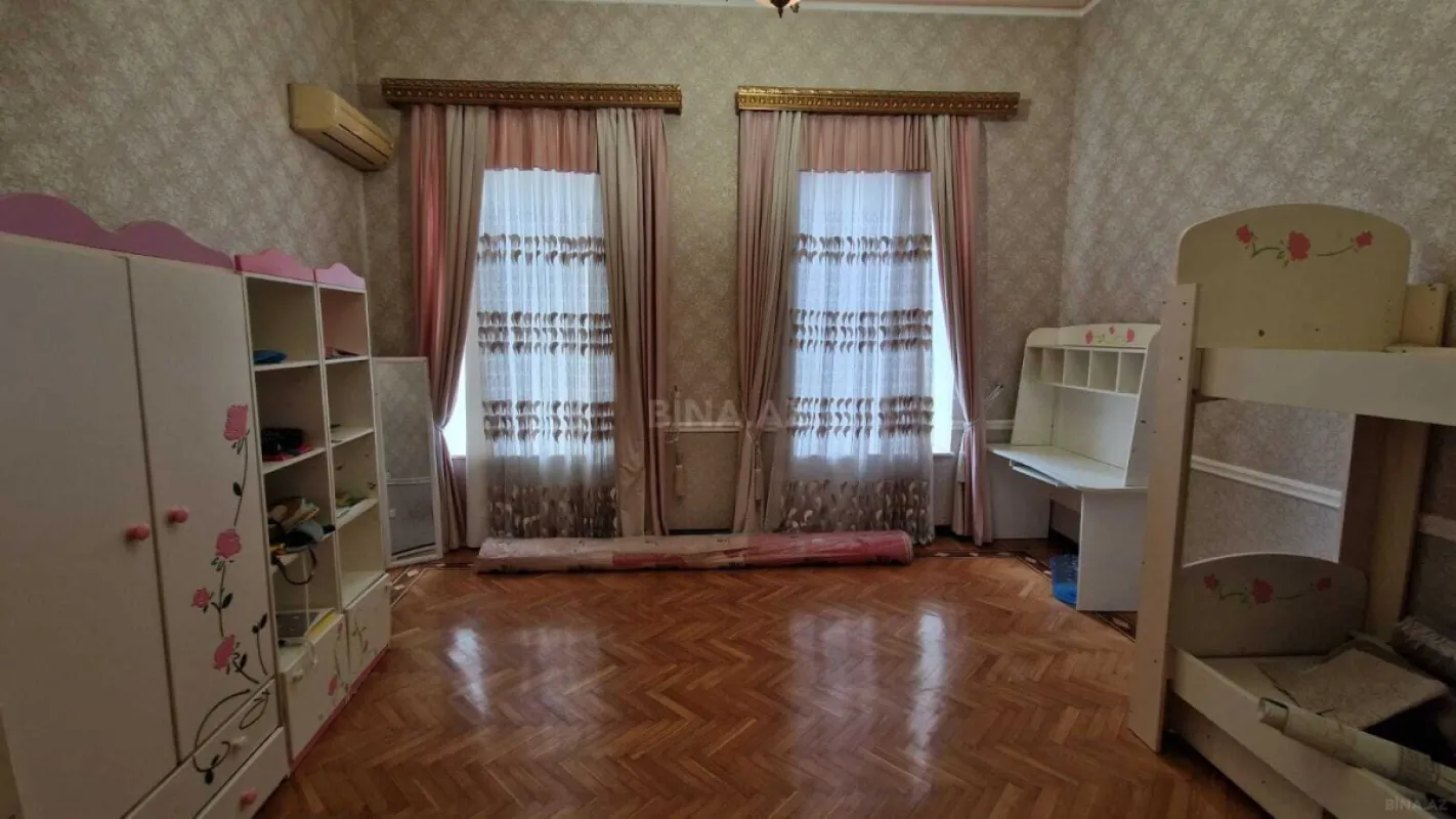 Kirayə verilir 5 otaqlı ofis 210 m²