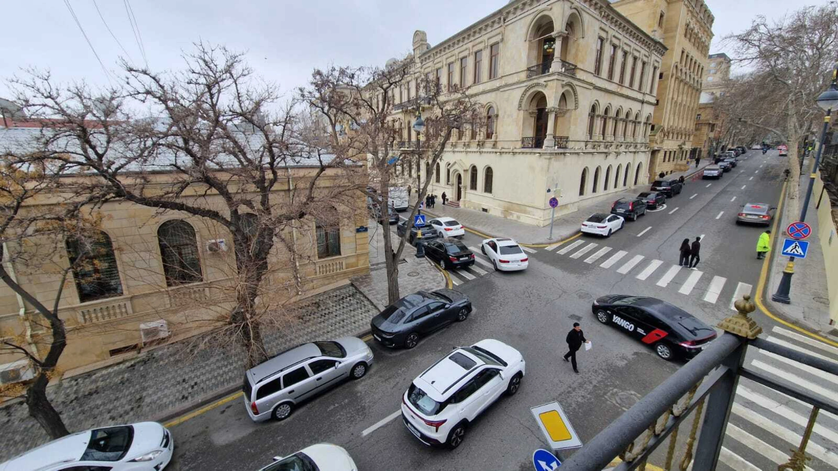 Kirayə verilir 5 otaqlı ofis 210 m²